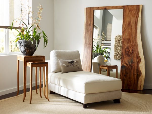 Espelhos podem servir a mais de um propósito na decoração Como usar espelho na decoração