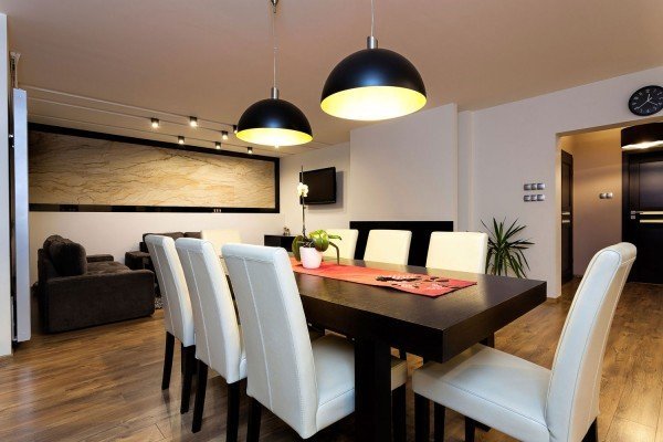 Combinação boa de iluminação para sala de estar e jantar