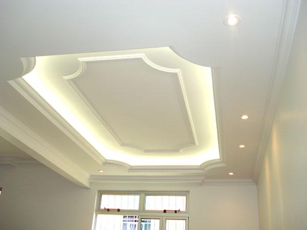 Decoração de teto com gesso