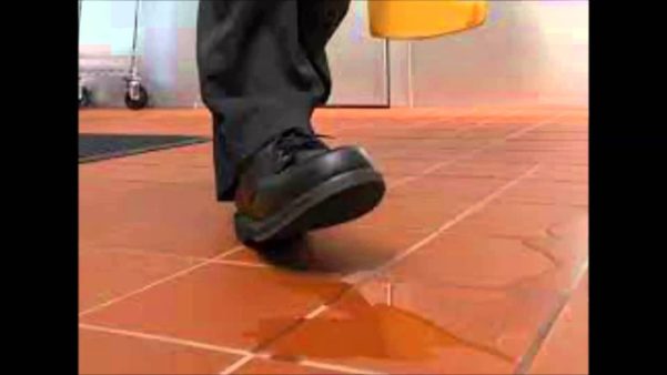 Piso escorregadio