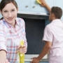 Como dividir as tarefas domésticas com marido e filhos?